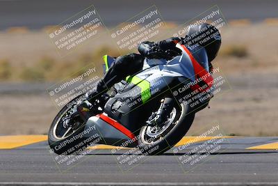 media/Oct-08-2022-SoCal Trackdays (Sat) [[1fc3beec89]]/Turn 14 (1050am)/